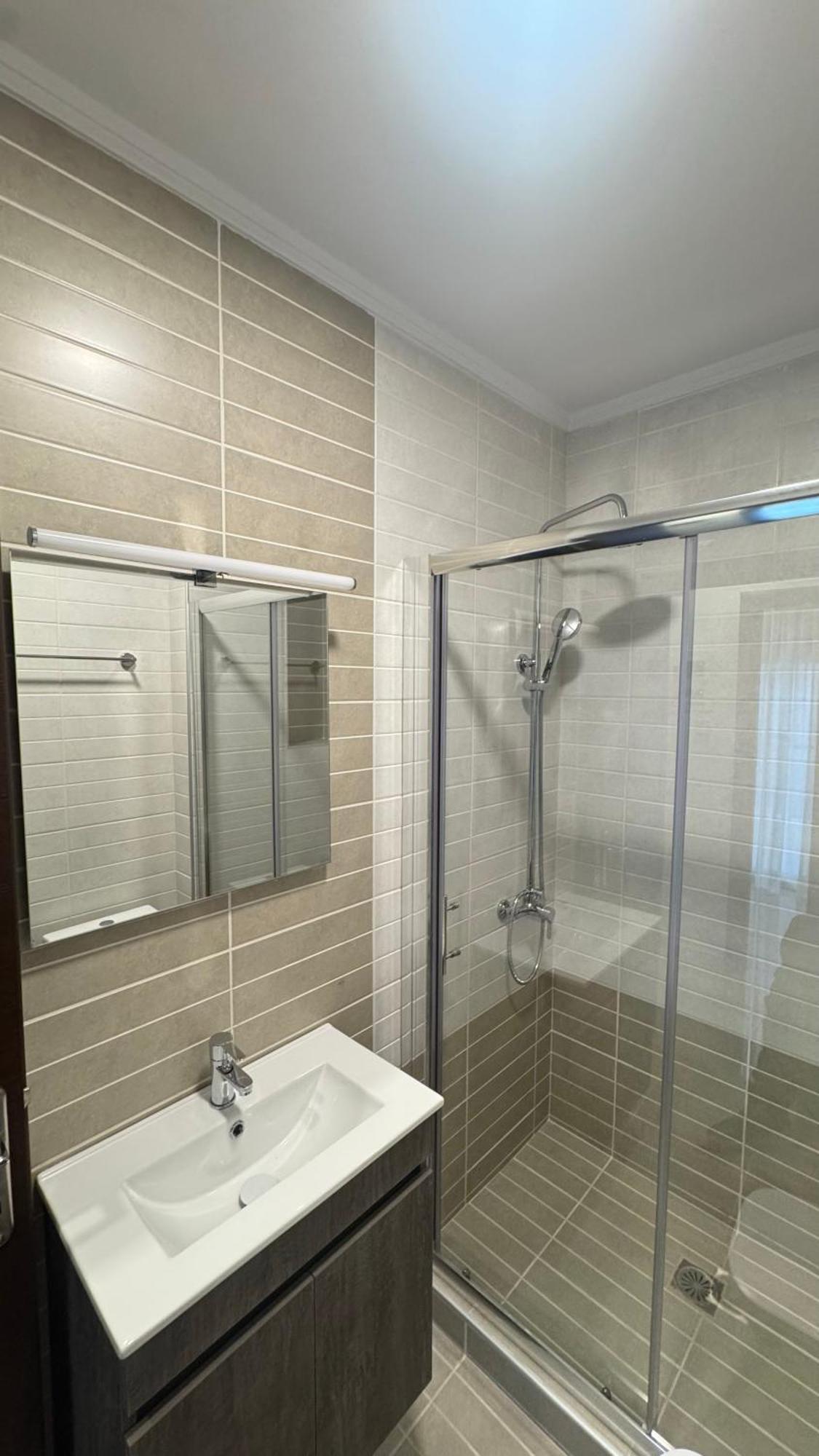 Icon Apartment *